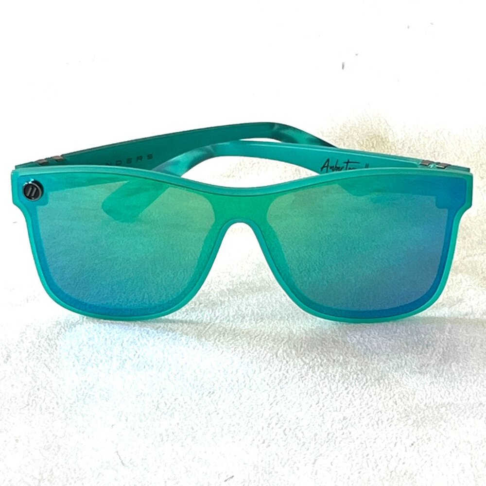 Blenders | Amber Torrealba Teal Polarized Sunglasses